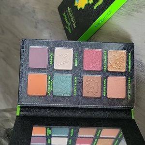 The Simpsons Mini Eyeshadow Palette "Alien Maggie"